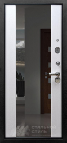 Белая входная дверь в квартиру с зеркалом с отделкой МДФ ПВХ - фото №2